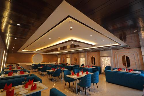 hotel taj crown plaza