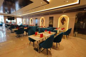 hotel taj crown plaza