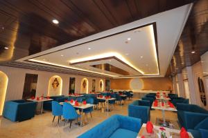 hotel taj crown plaza