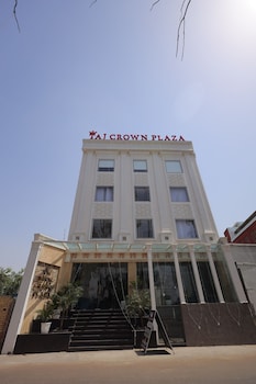 hotel taj crown plaza