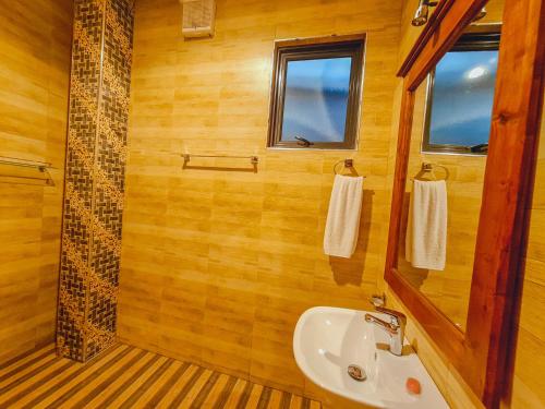 top rich hotel nuwara eliya