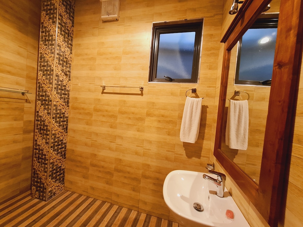 top rich hotel nuwara eliya