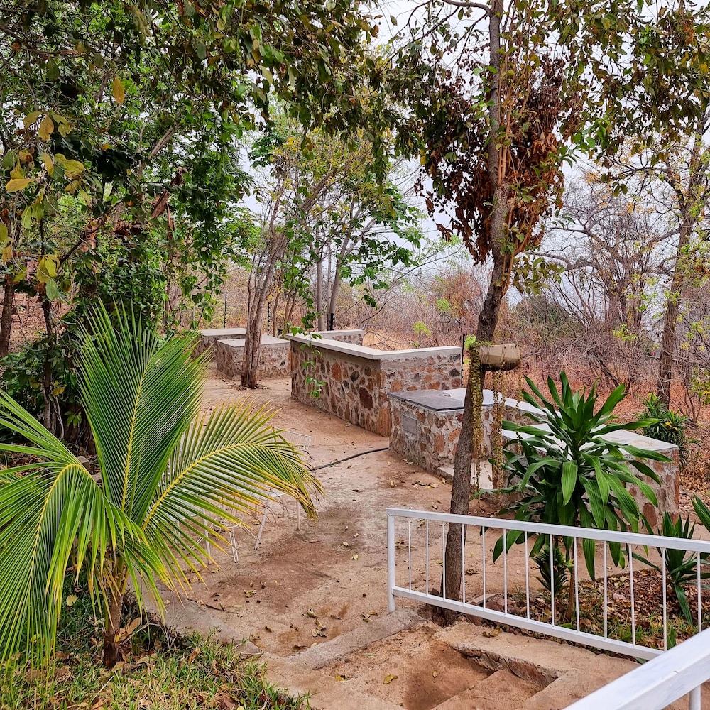 sunset lakeview lodge