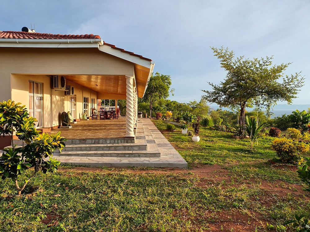 sunset lakeview lodge