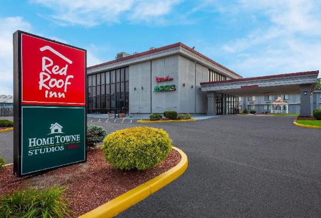 red roof inn painted post