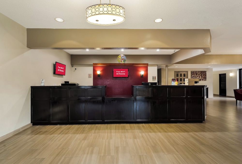 red roof inn painted post