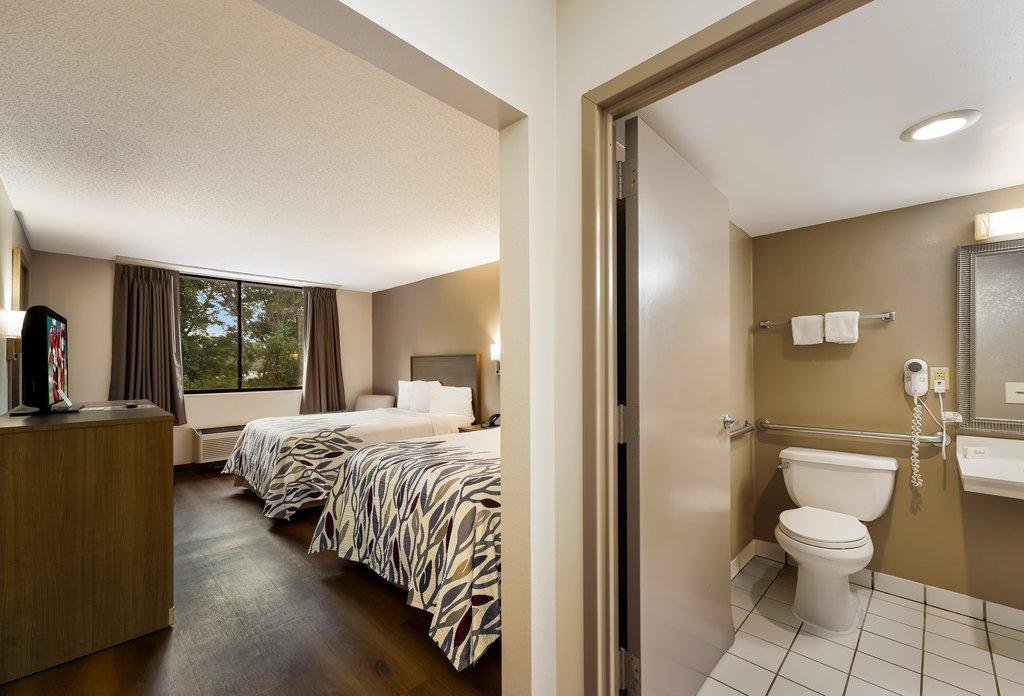 red roof inn painted post