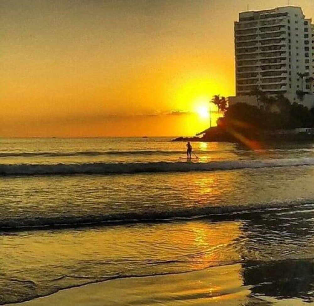 apto proximo da praia da enseada c wi fi