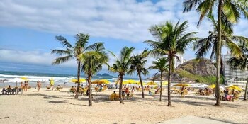 apto proximo da praia da enseada c wi fi