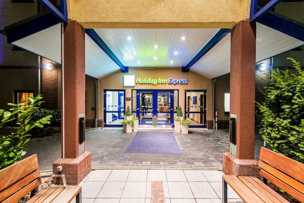 holiday inn express cologne troisdorf by ihg