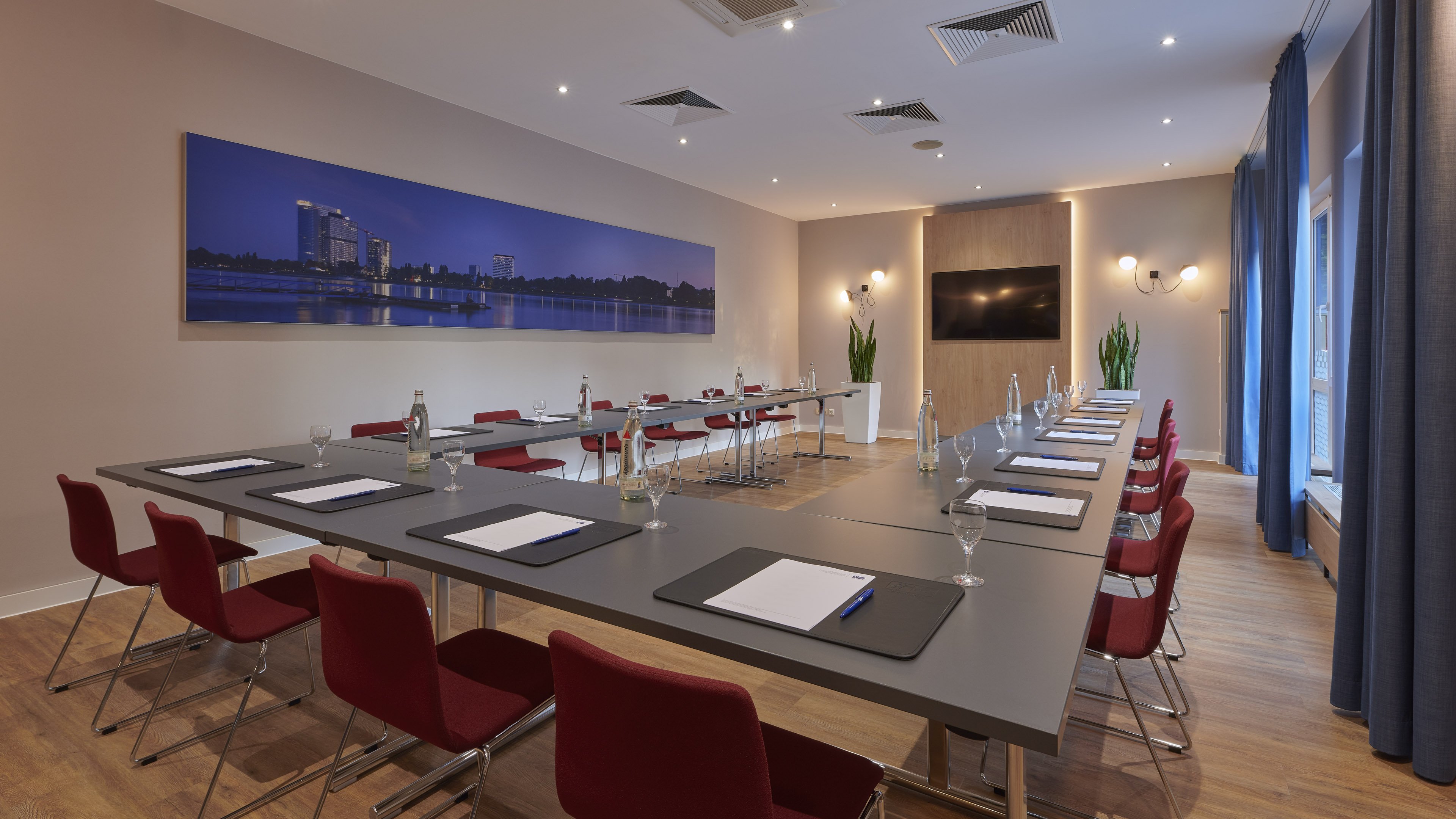 holiday inn express cologne troisdorf by ihg