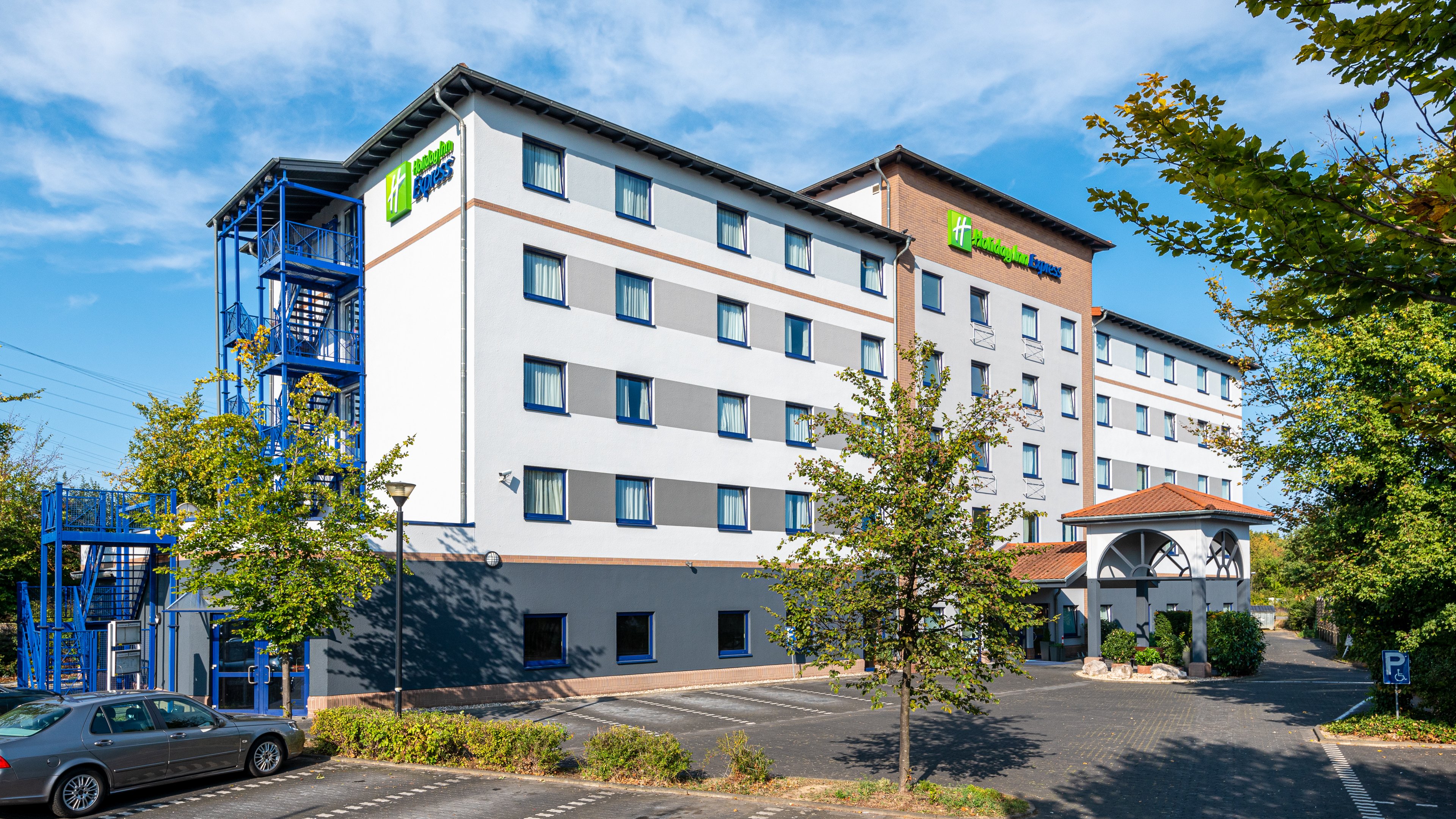 holiday inn express cologne troisdorf by ihg