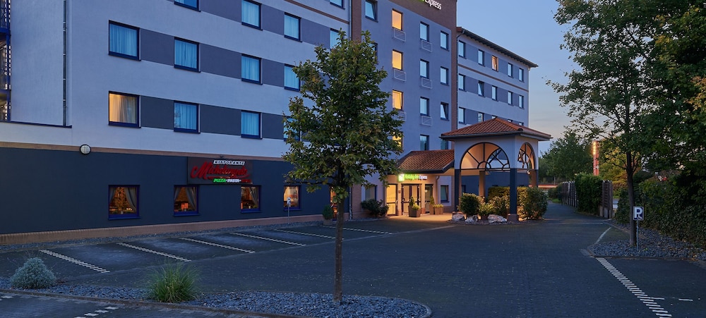 holiday inn express cologne troisdorf by ihg