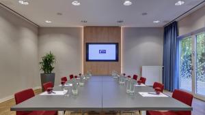holiday inn express cologne troisdorf by ihg