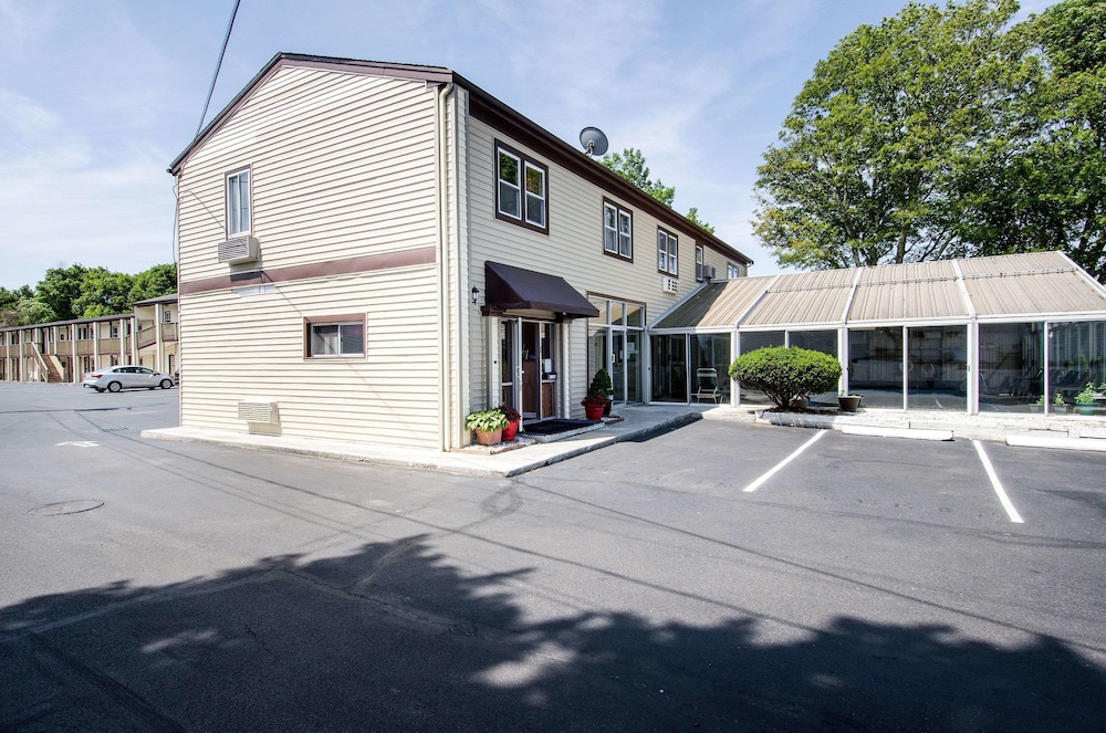 Econo Lodge,Hyannis>>Barnstable,3 star