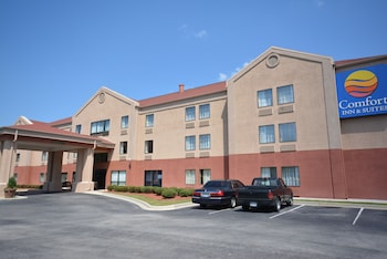 comfort inn and suites trussville i 59 exit 141