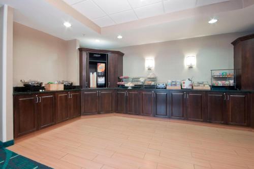springhill suites by marriott tulsa