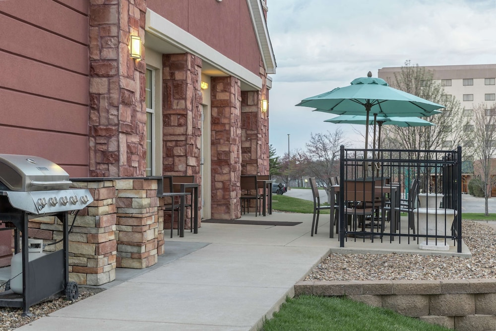 homewood suites by hilton cedar rapids north