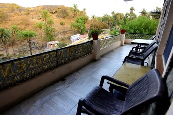 eminence palm residency
