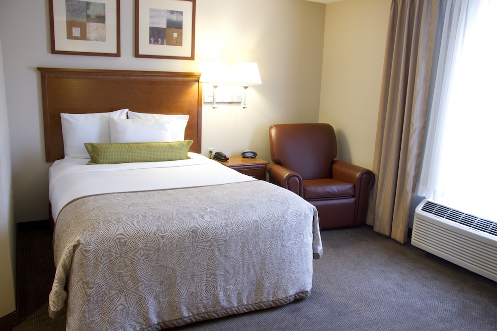 candlewood suites champaign urbana university area by ihg