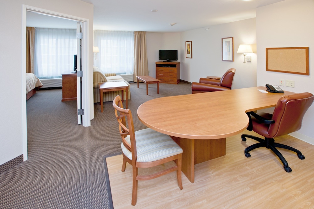 candlewood suites champaign urbana university area by ihg