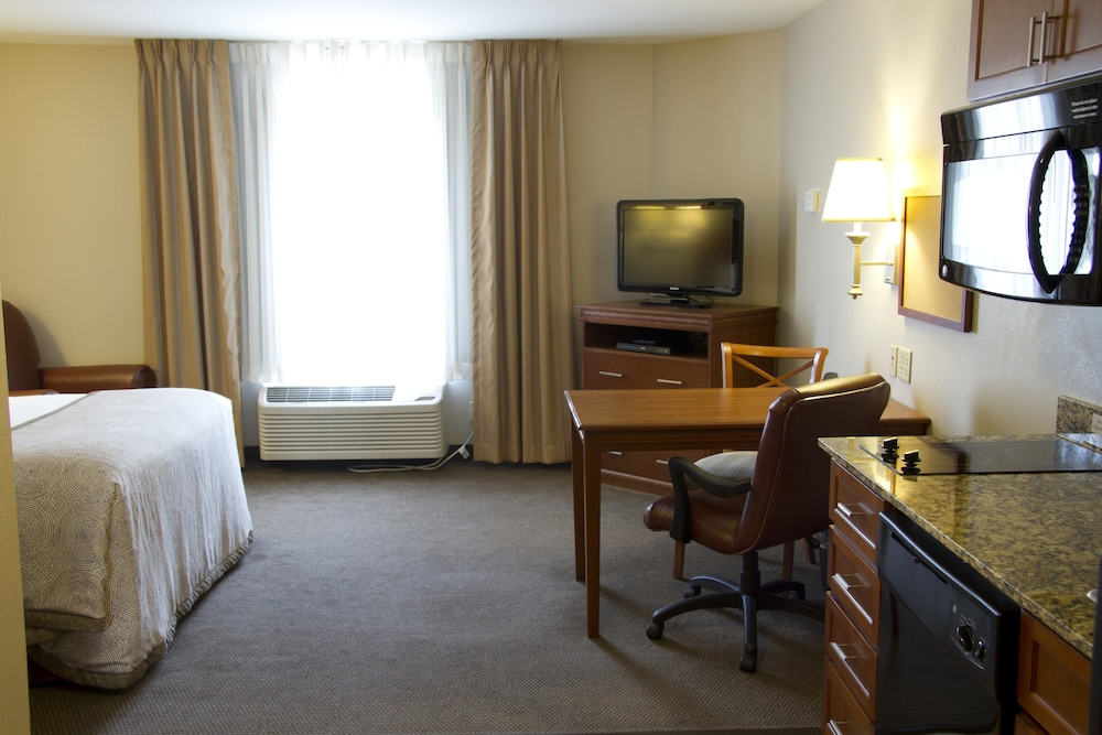 candlewood suites champaign urbana university area by ihg