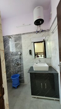 hotel keshav nandan by the shivaay