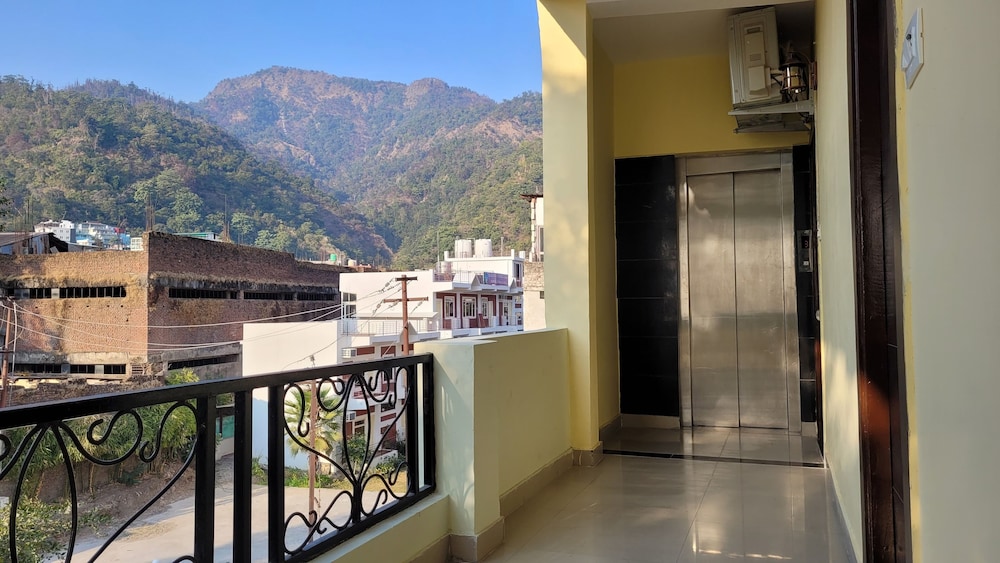 hotel keshav nandan by the shivaay