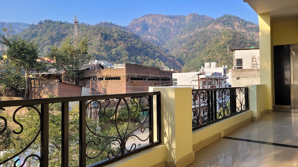 hotel keshav nandan by the shivaay