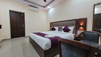 hotel keshav nandan by the shivaay