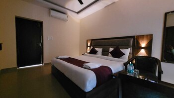 hotel keshav nandan by the shivaay