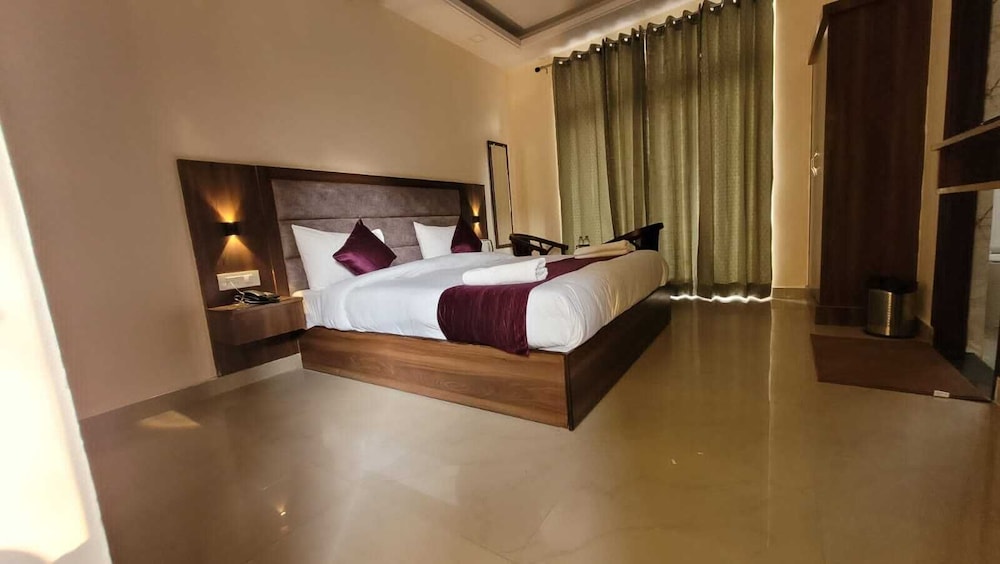 hotel keshav nandan by the shivaay
