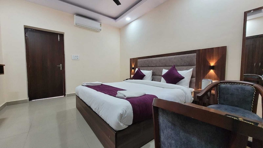 hotel keshav nandan by the shivaay