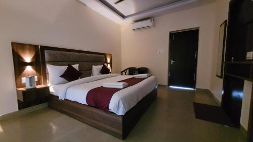 hotel keshav nandan by the shivaay