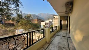 hotel keshav nandan by the shivaay