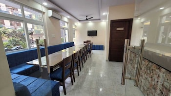 hotel keshav nandan by the shivaay