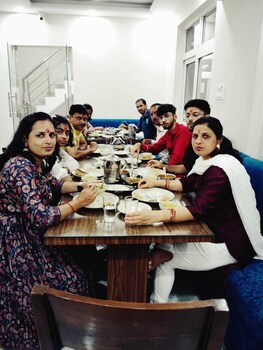 hotel keshav nandan by the shivaay