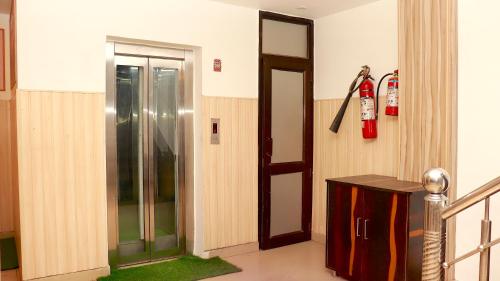 hotel leisure palace by wb inn