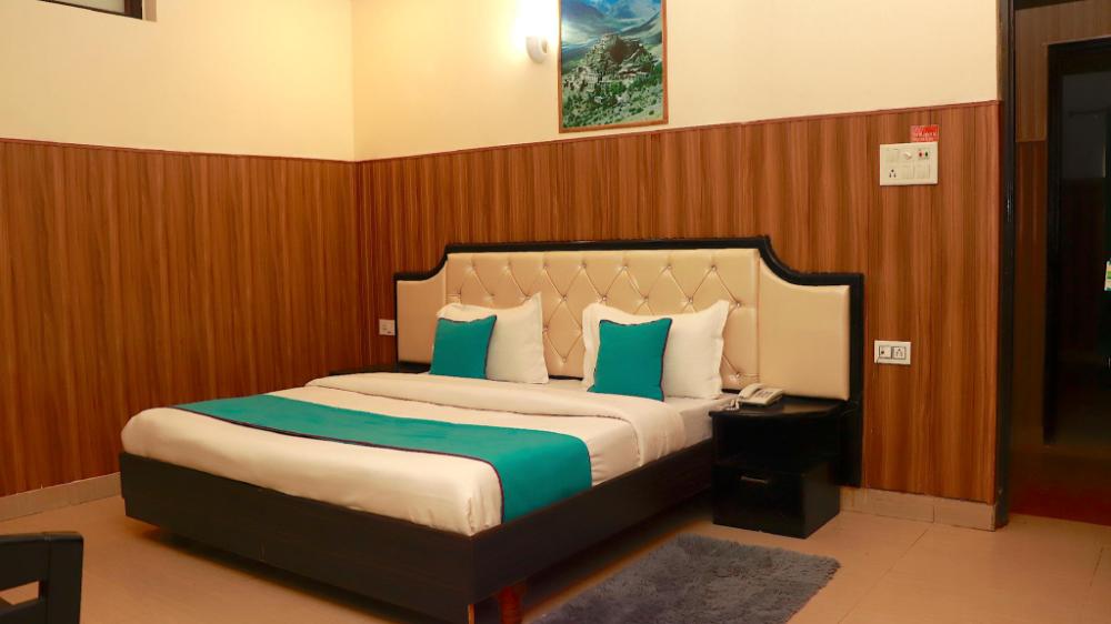 hotel leisure palace by wb inn