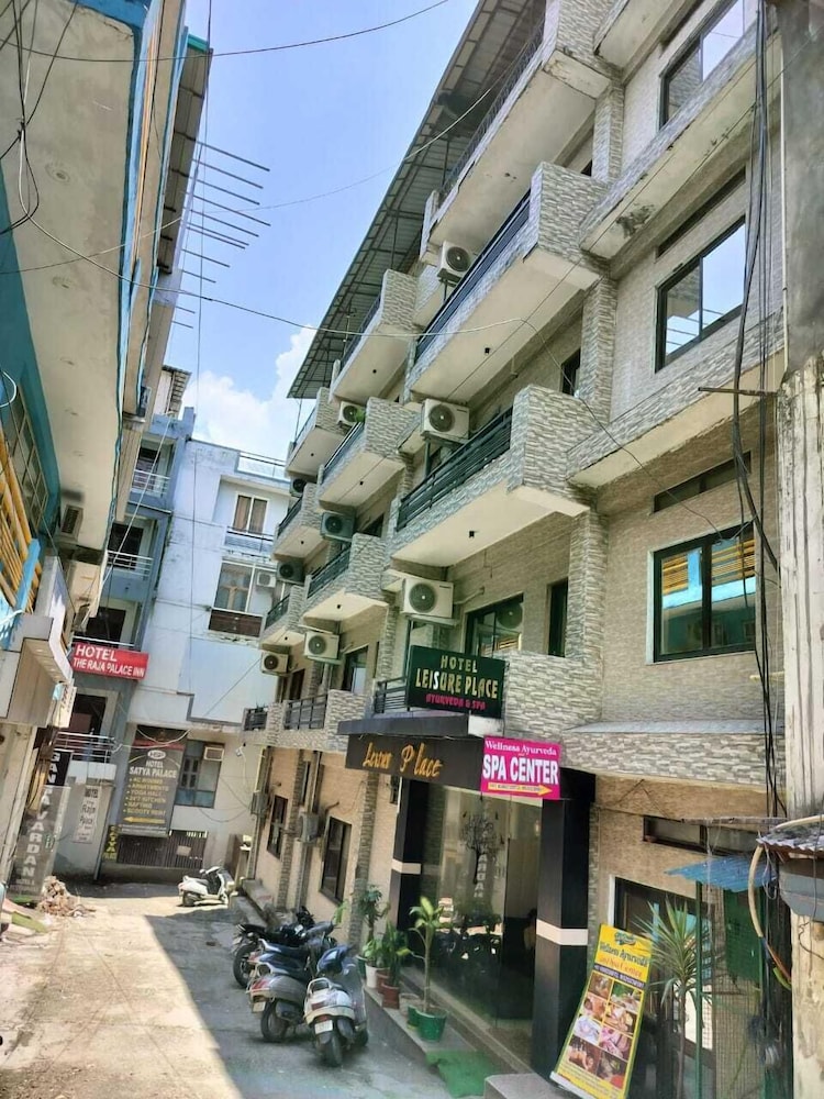 hotel leisure palace by wb inn