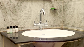 hotel leisure palace by wb inn