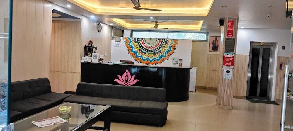 hotel leisure palace by wb inn