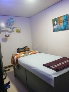 hotel leisure palace by wb inn