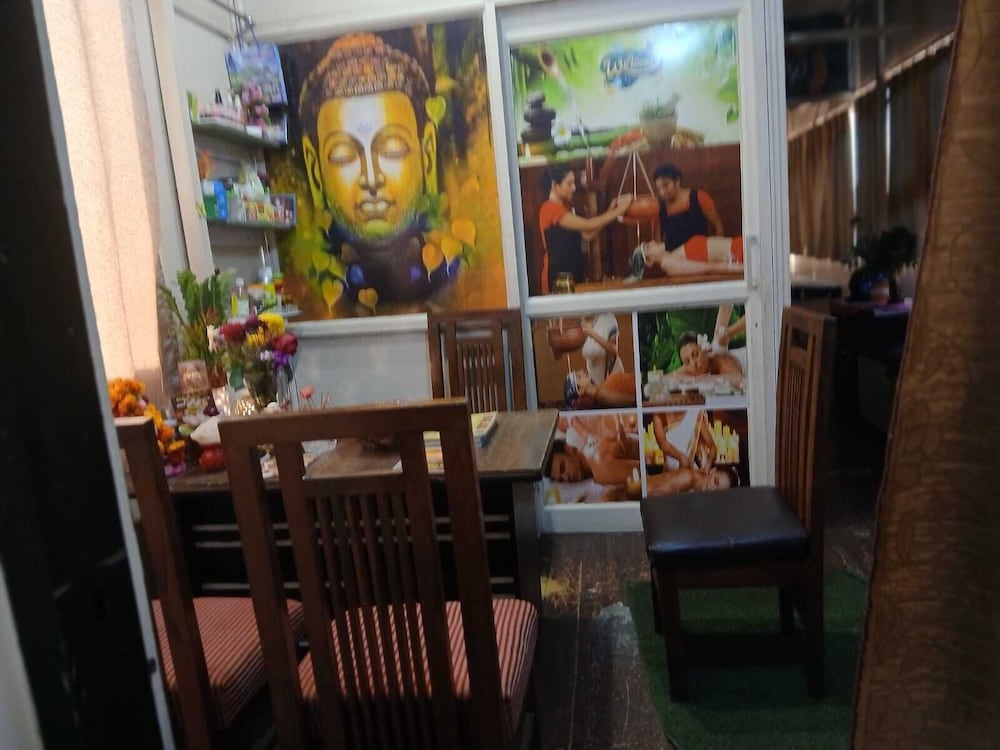 hotel leisure palace by wb inn