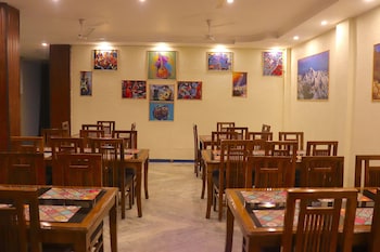 hotel leisure palace by wb inn