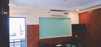 hotel leisure palace by wb inn