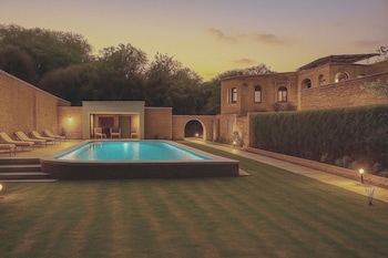 hotel inn season art deco heritage hotel in jodhpur