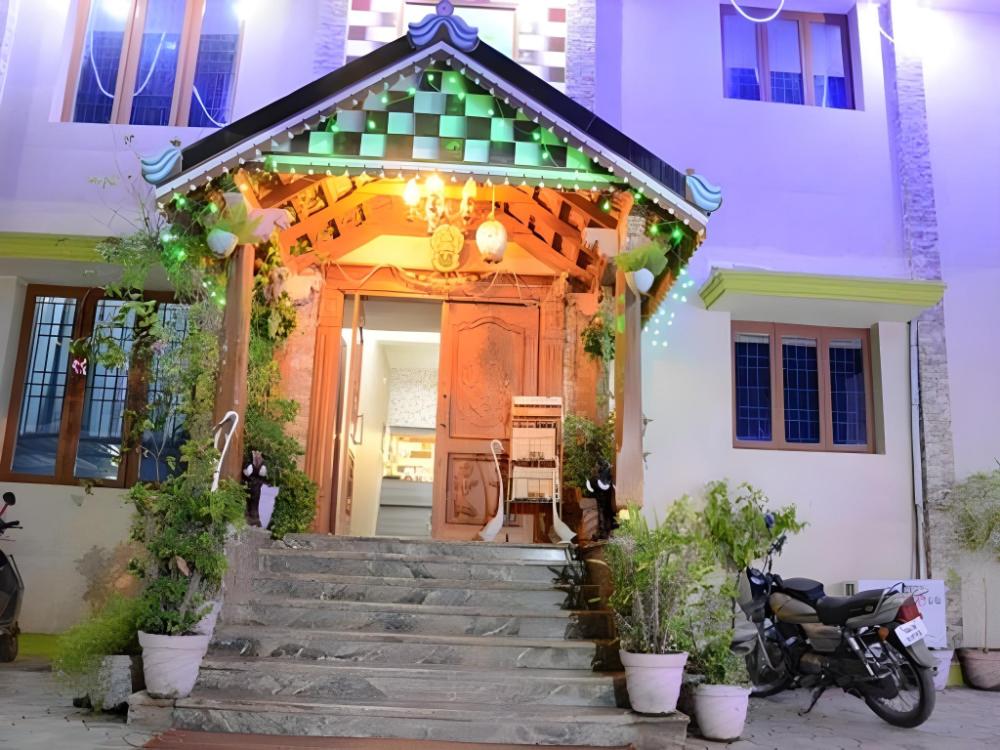 hotel vaani villa