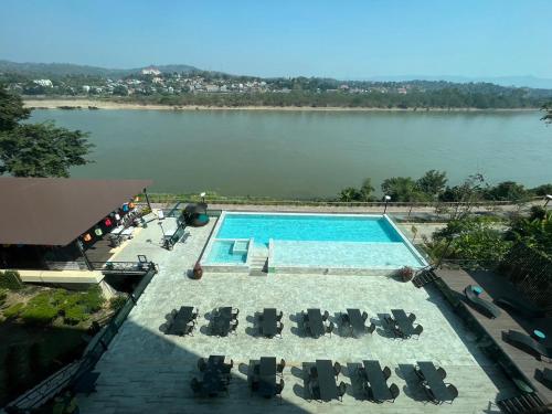 chiangkhong teak garden riverfront onsen hotel