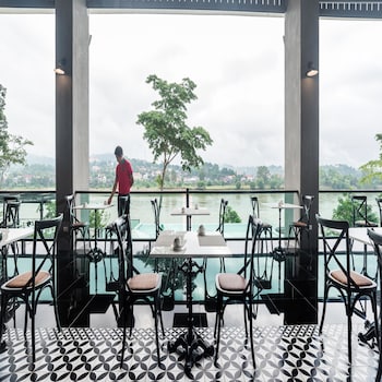 chiangkhong teak garden riverfront onsen hotel